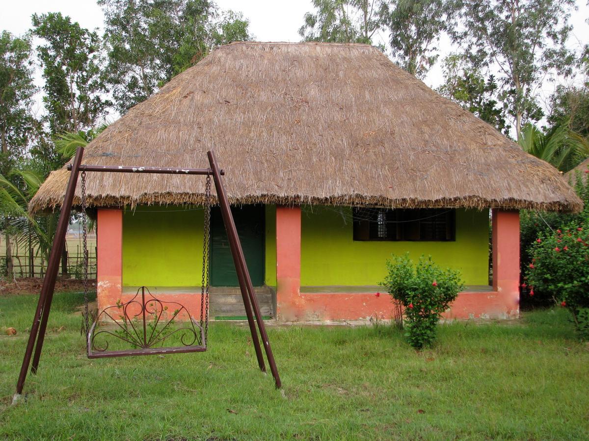 Estuarine Village Resort Satabhaya Экстерьер фото