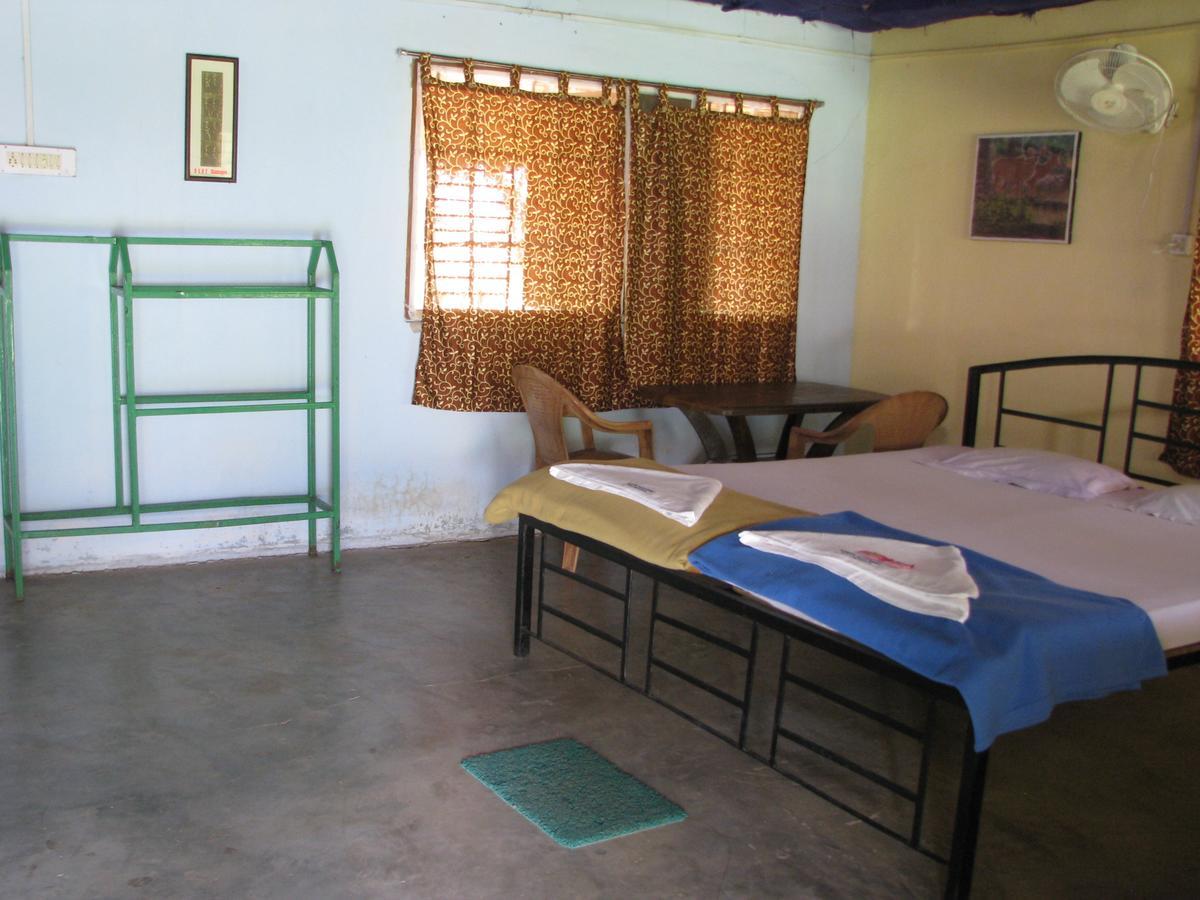 Estuarine Village Resort Satabhaya Экстерьер фото
